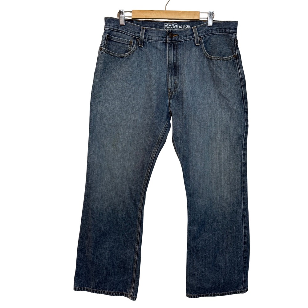 Signature by Levi Strauss & Co Mens Bootcut Jeans Medium Wash 38x30 Meas 36x29